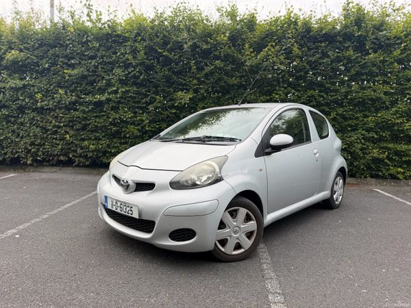 Toyota Aygo Hatchback, Petrol, 2011, Silver