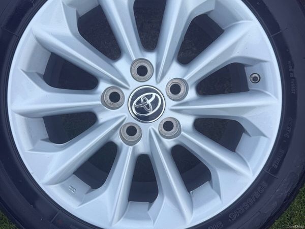 Toyota Corolla Saloon, Petrol, 2018, Grey