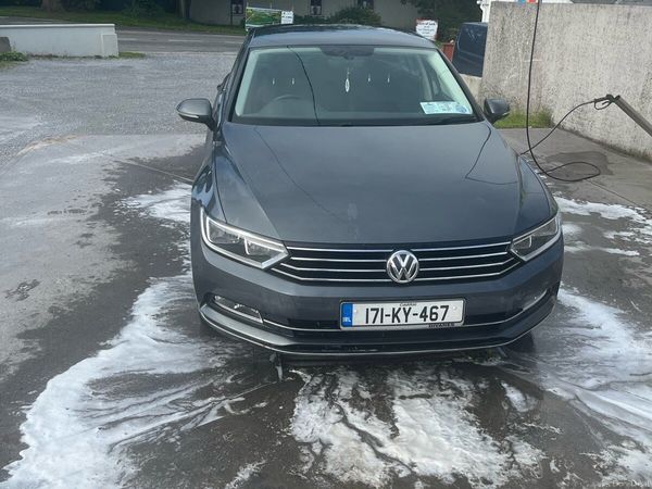 Volkswagen Passat Saloon, Diesel, 2017, Grey