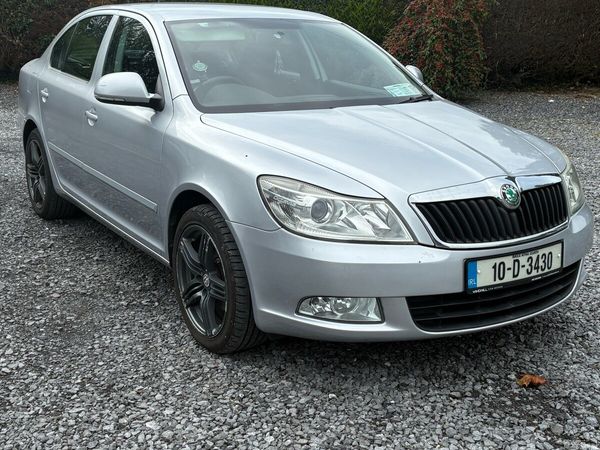 Skoda Octavia Hatchback, Diesel, 2010, Silver
