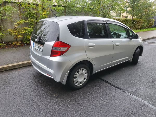 Honda Fit Hatchback, Petrol, 2010, Silver