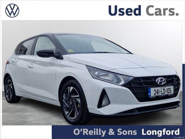 Hyundai i20 Hatchback, Petrol, 2024, White