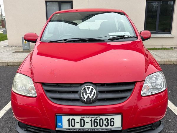 Volkswagen Fox Hatchback, Petrol, 2010, Red