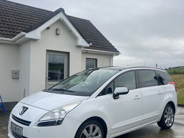 Peugeot 5008 MPV, Diesel, 2013, White