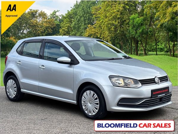 Volkswagen Polo Hatchback, Petrol, 2015, Silver