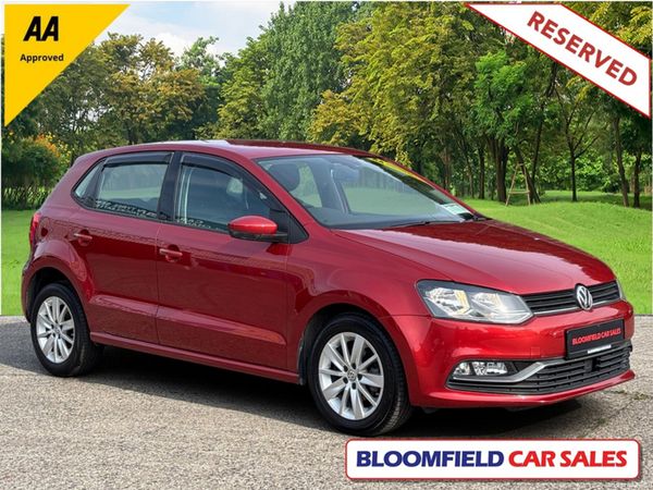 Volkswagen Polo Hatchback, Petrol, 2015, Red
