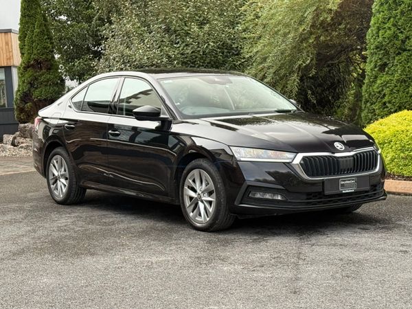 Skoda Octavia Saloon, Diesel, 2023, Black