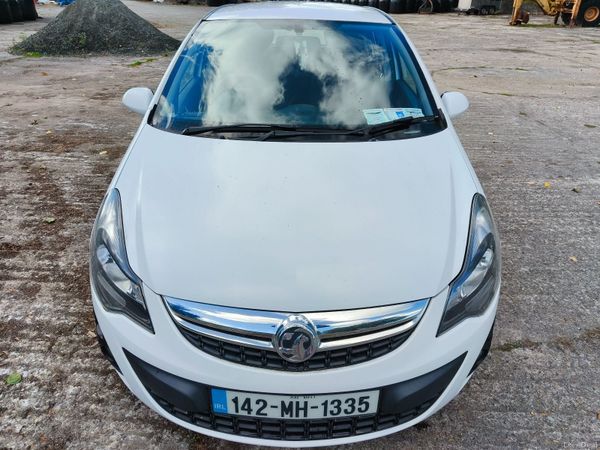 Vauxhall Corsa Hatchback, Diesel, 2014, White