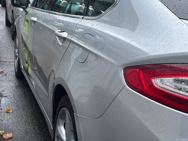 Ford Mondeo Hatchback, Diesel, 2016, Silver