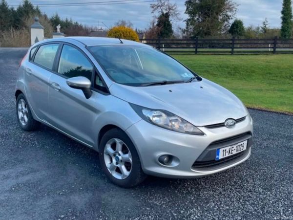 Ford Fiesta Hatchback, Petrol, 2011, Silver