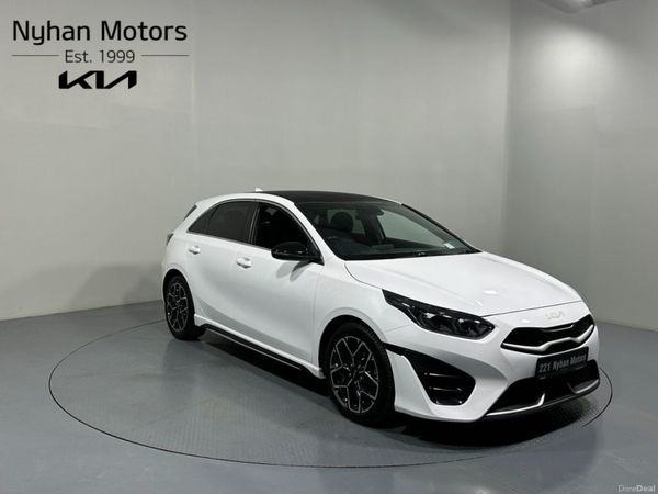Kia Ceed Hatchback, Petrol, 2022, White