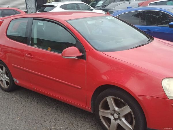 Volkswagen Golf Hatchback, Petrol, 2007, Red