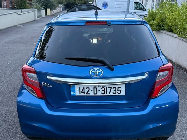 Toyota Vitz Hatchback, Petrol, 2014, Blue