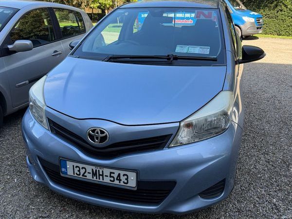 Toyota Yaris Hatchback, Diesel, 2013, Blue