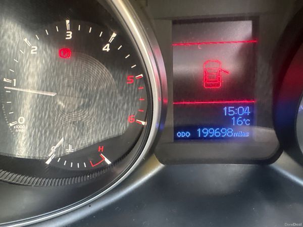 Toyota Avensis Saloon, Diesel, 2015, Silver