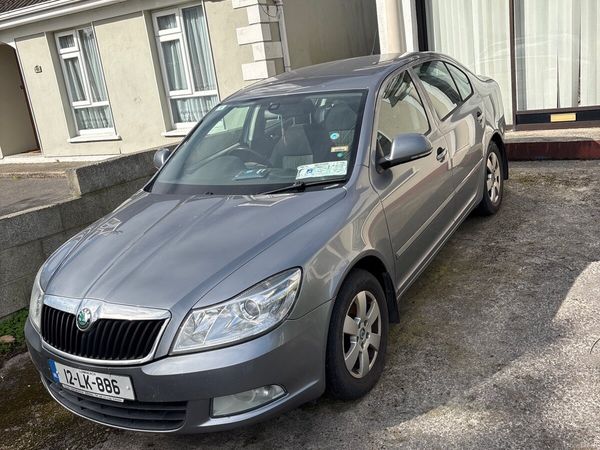 Skoda Octavia Saloon, Diesel, 2012, Grey