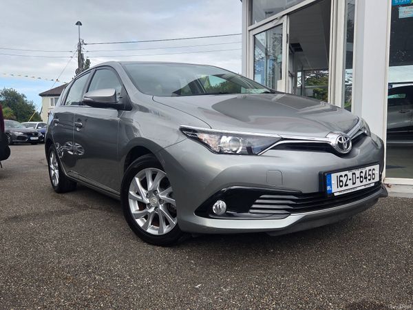 Toyota Auris Hatchback, Petrol, 2016, Grey