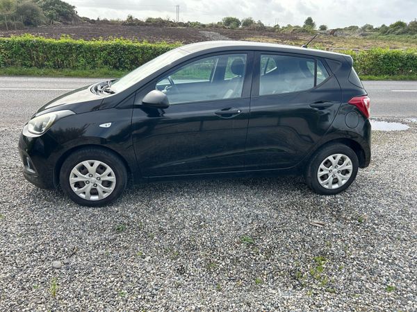 Hyundai i10 Hatchback, Petrol, 2015, Black
