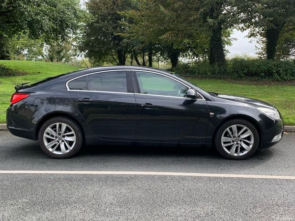 Vauxhall Insignia Hatchback, Diesel, 2012, Black