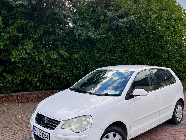 Volkswagen Polo Hatchback, Petrol, 2009, White