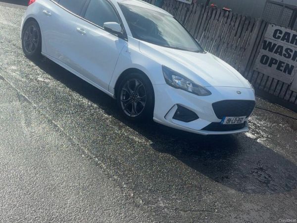 Ford Focus Hatchback, Petrol, 2019, White