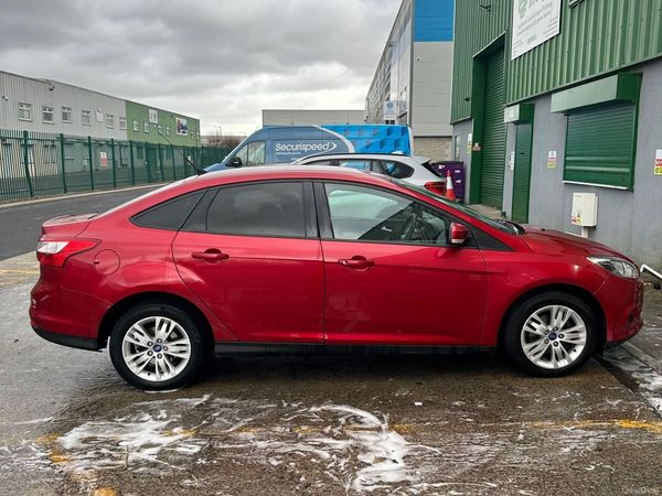 Ford Focus Saloon, Diesel, 2012, Red
