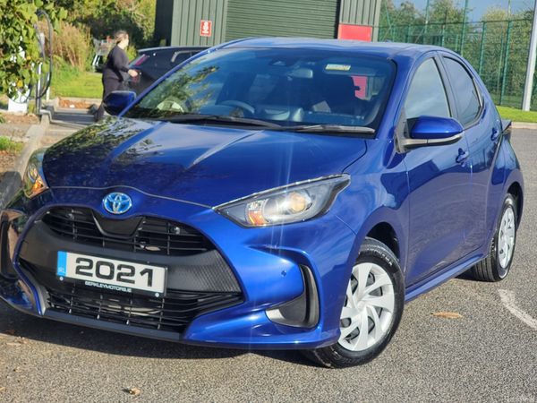 Toyota Yaris Hatchback, Petrol Hybrid, 2021, Blue