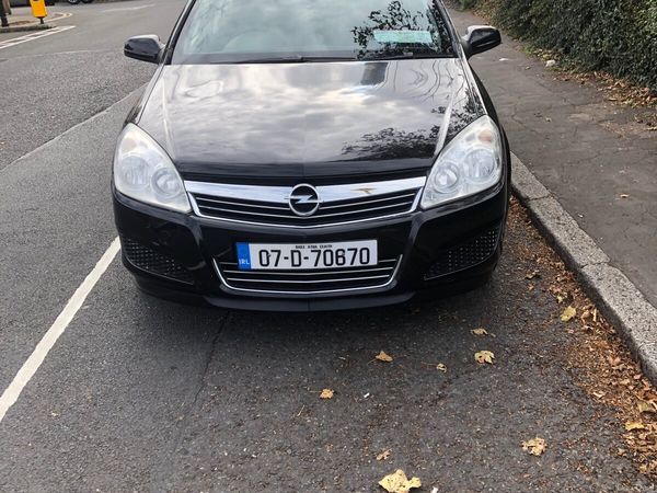 Opel Astra Hatchback, Petrol, 2007, Black