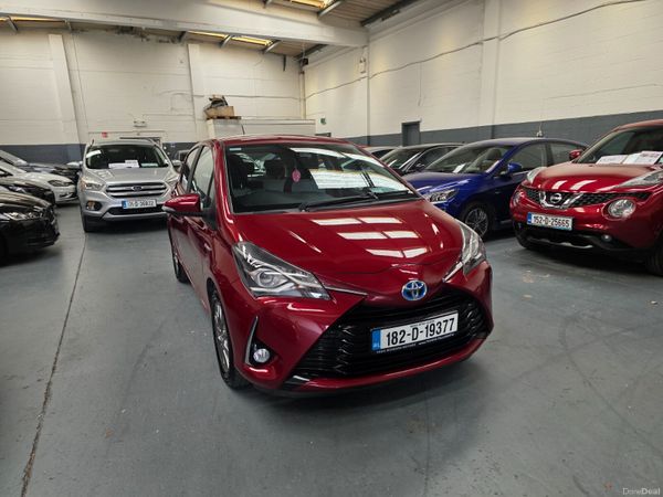 Toyota Yaris MPV, Petrol Hybrid, 2018, Red