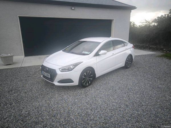 Hyundai i40 Saloon, Diesel, 2019, White