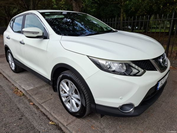 Nissan Qashqai Hatchback, Diesel, 2014, White