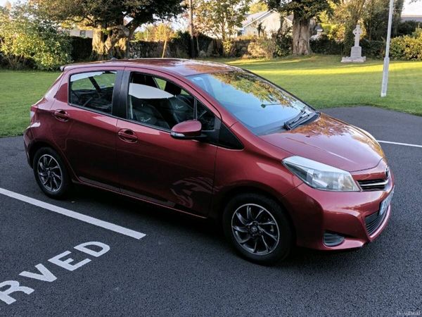 Toyota Yaris Hatchback, Petrol, 2013, Red