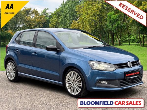 Volkswagen Polo Hatchback, Petrol, 2014, Blue