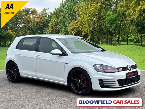 Volkswagen Golf Hatchback, Petrol, 2016, White