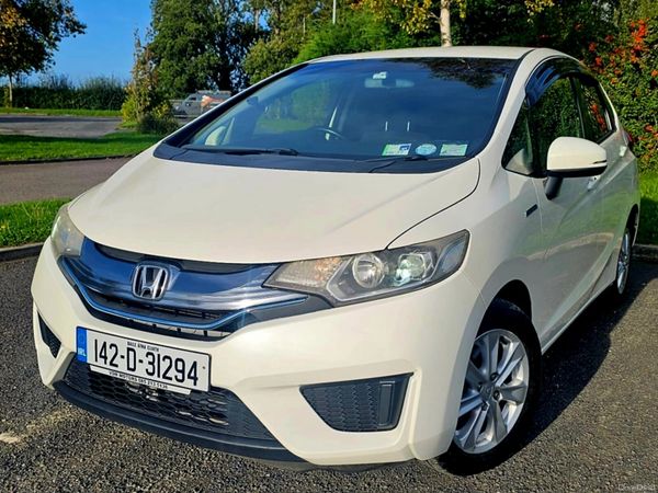 Honda Fit Hatchback, Petrol Hybrid, 2014, White