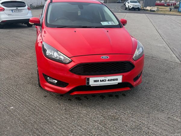 Ford Focus Hatchback, Diesel, 2016, Red