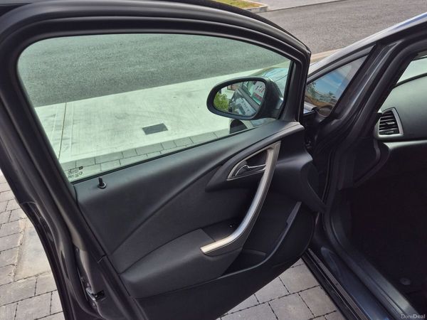 Opel Astra Hatchback, Diesel, 2013, Grey