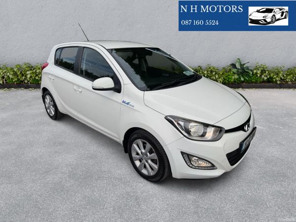 Hyundai i20 Hatchback, Diesel, 2014, White