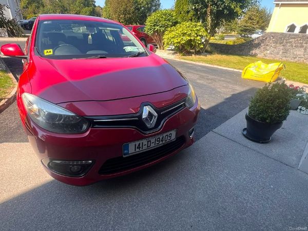 Renault Fluence Saloon, Diesel, 2014, Red