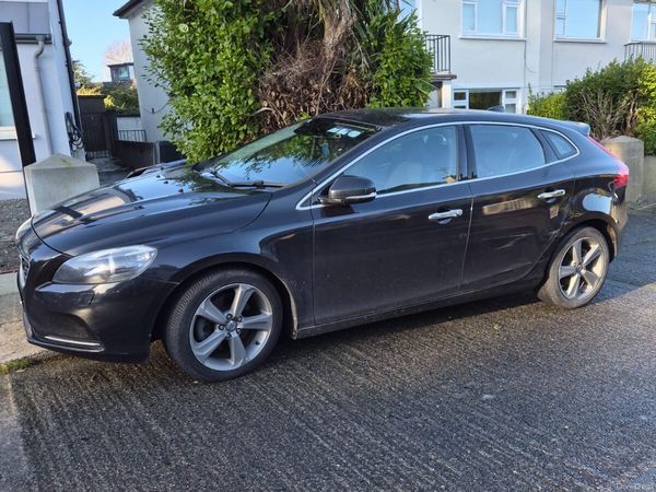 Volvo V40 Hatchback, Petrol, 2014, Black