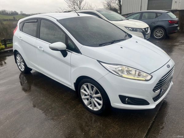Ford Fiesta Hatchback, Diesel, 2015, White