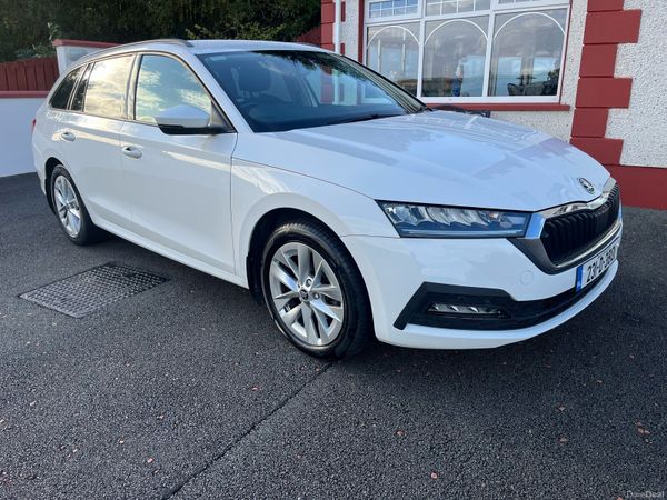 Skoda Octavia Estate, Diesel, 2023, White