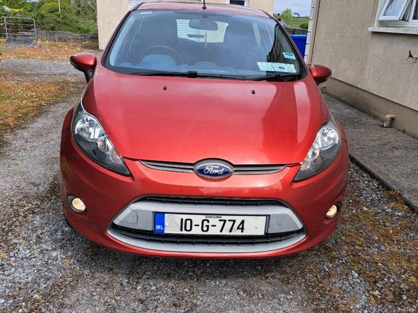 Ford Fiesta Hatchback, Petrol, 2010, Red