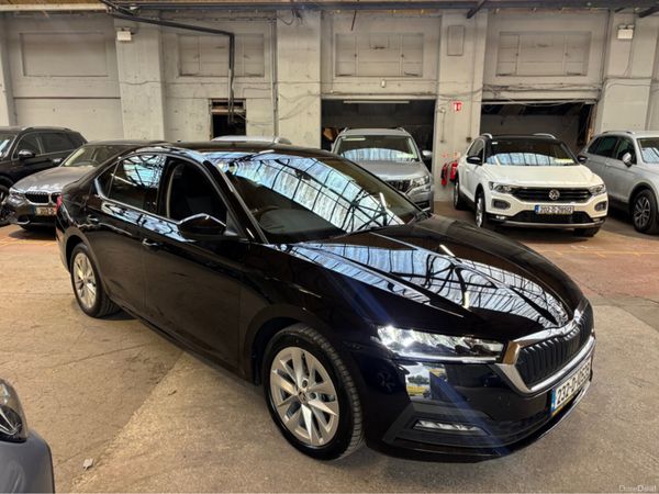 Skoda Octavia Saloon, Diesel, 2023, Black