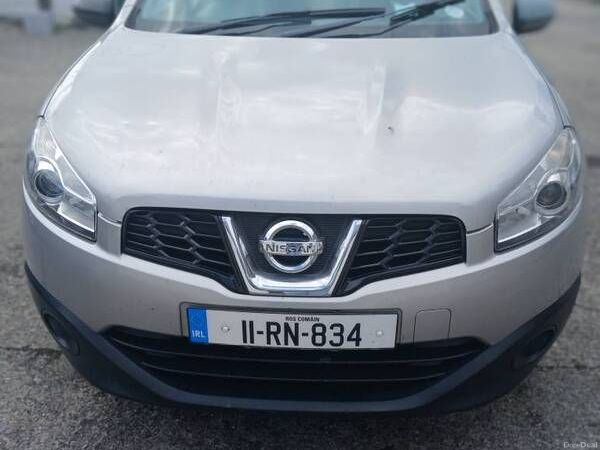 Nissan Qashqai Hatchback, Diesel, 2011, Silver