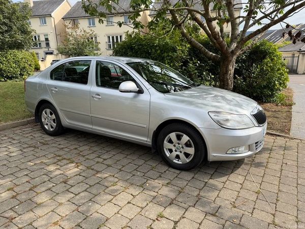 Skoda Octavia Saloon, Diesel, 2012, Silver