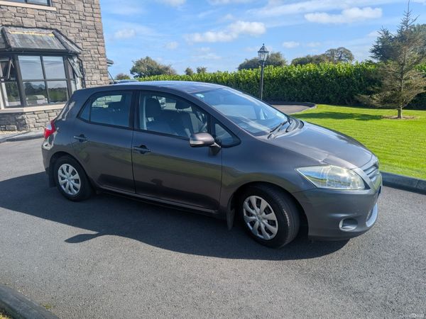 Toyota Auris Hatchback, Diesel, 2010, Grey