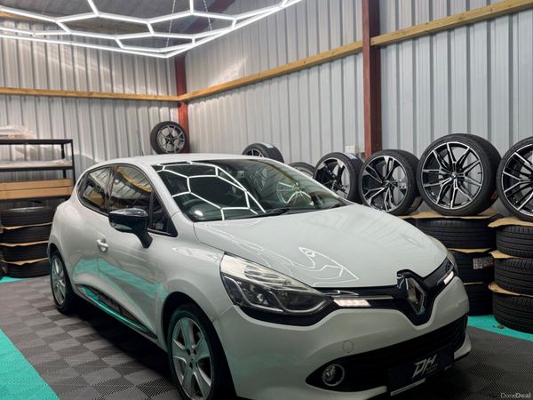 Renault Clio Hatchback, Petrol, 2016, White