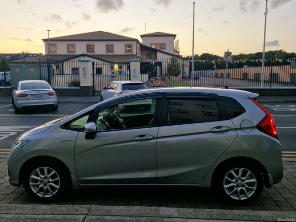 Honda Fit Hatchback, Petrol Hybrid, 2017, Silver