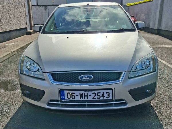 Ford Focus Saloon, Petrol, 2006, Silver